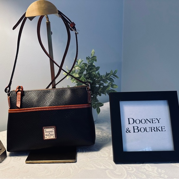 🦆 Dooney & Bourke Pebble Grain Leather Ginger Crossbody Bag‎ - Picture 1 of 9